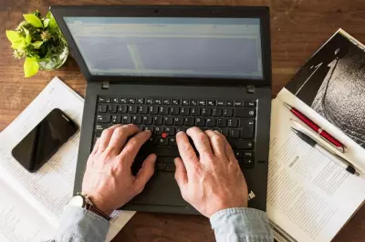 كتابة 25 صفحة وورد عربي بــ 5 دولار فقط