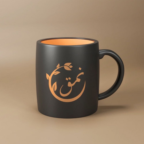 مصممة جرافيك