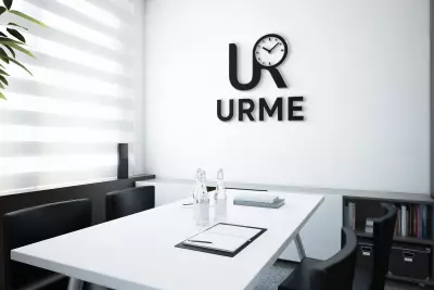 تصميم شعار لعلامة تجارية تحمل اسم "URME"