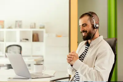 خدمة عملاء ودعم فني عن بعد