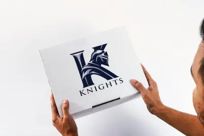 لوجو لماركة ملابس فاخرة