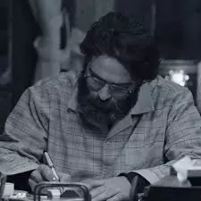 معاناة كاتب وشعور قارئ