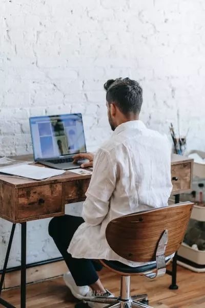 مساعد ادري Administrative assistant