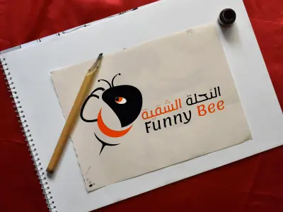 تصميم شعار احترافي وجذاب "النحلة الشقية – Funny Bee