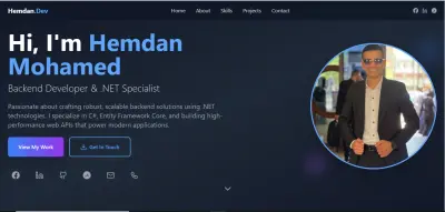 تصميم واجهة بورتفوليو شخصي احترافي لمطور Backend