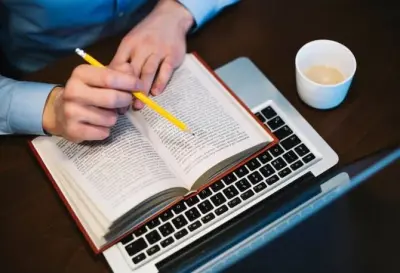كتابه المقالات والأخبار