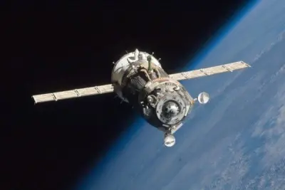 نظام تتبع الأقمار الصناعية في الزمن الحقيقي (Satellite Tracker Pro)