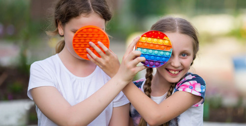 كتابة مقال عن ألعاب فيدجيت لعلاج اضطراب تشتت الانتباه