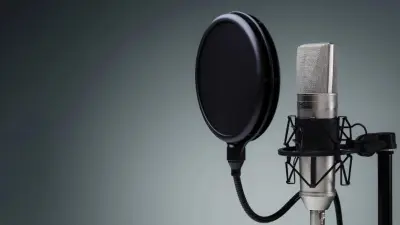 تعليق صوتي شعري