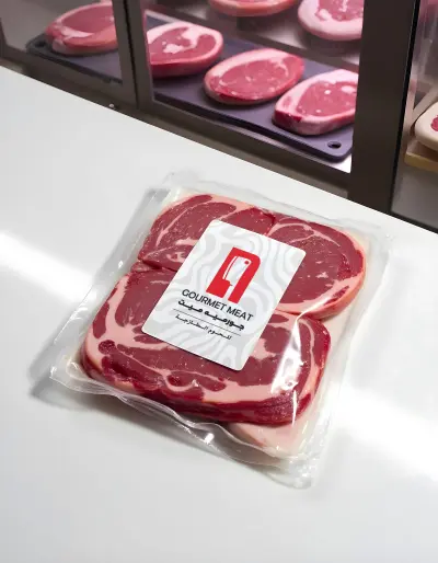 أنا عمرو، مصمم جرافيك محترف، أقدّم لك تصاميم إبداعية، تساعدك على إبراز علامتك التجارية باحترافية تامة وبأسعار مناسبة.