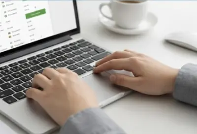 إدخال بيانات منتجات وإدارة محتوى المتاجر الإلكترونية.