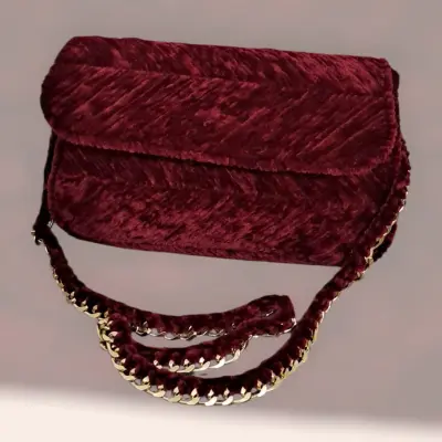 إعلان تسويقي لشنط سواريه كروشيه للمناسبات