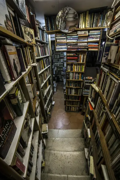 GravityBooks in SQL