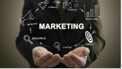 استراتيجية تسويقية متكاملة وعرض تقديمي لتحليل السوق (Marketing Strategy & Analysis)