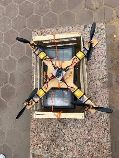 تصميم وبناء طائرة "درون" رباعية المحركات