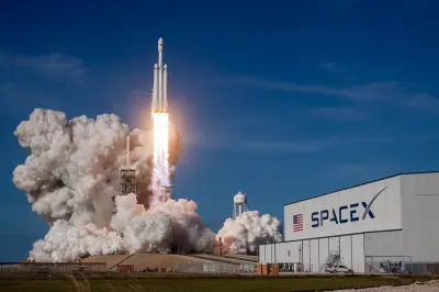 عرض تقديمي عن منصة space X
