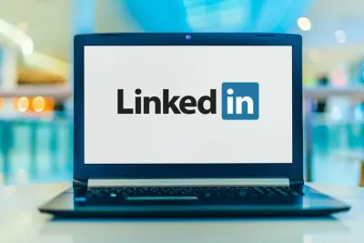 تحسين بروفايل LinkedIn احترافي