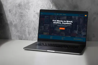 تطبيق ويب تفاعلي لاستكشاف وتقييم الأفلام العالمية Movies Website
