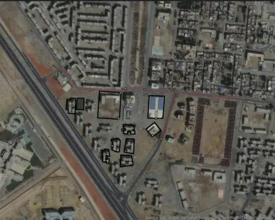 عمل Georeferencing  ورقمنة العناصر الموجودة فيها