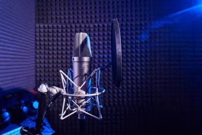 تعليق صوتي Voice Over احترافي بجودة عالية للمحتوى الإعلاني والتعليمي (Multilanguage)