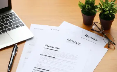 تصميم وإعداد سيرة ذاتية احترافية (CV) تزيد فرص قبولك في الوظائف.