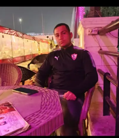 مترجم محترف وكاتب محتوى تسويقي إلكتروني
