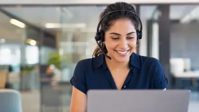 خدمة عملاء متميزة: دعم فني وحل مشكلات احترافي