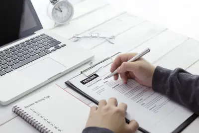 تصميم وتنسيق سيرة ذاتية (CV) احترافية بنظام ATS
