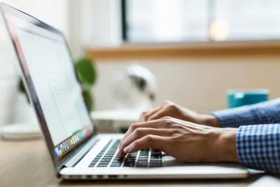 ترجمة نصوص ومقالات من الإنجليزية والفرنسية إلى العربية