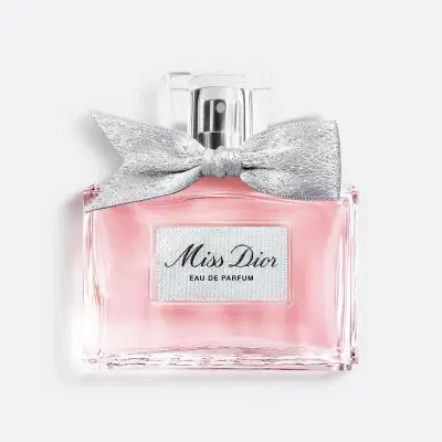 تصميم صور إعلانية احترافية لمنتج عطر