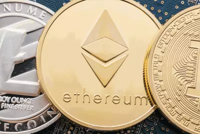 عملة إيثريوم الرقمية؛ نشأتها وآلية عملها ومميزاتها وعيوبها والفرق بينها وبين البيتكوين