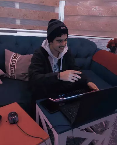 اصمم لك لوقو لشيء معين واصمم فيديو اعلاني او فيديو short احترافي
