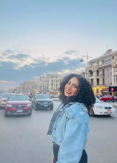 طالبه جامعيه