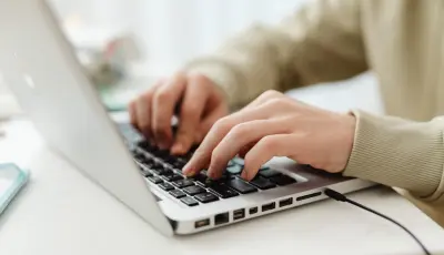 تصميم هوية بصرية متكاملة لعلامة تجارية