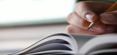 تلخيص نصوص أو مادة تدريسية