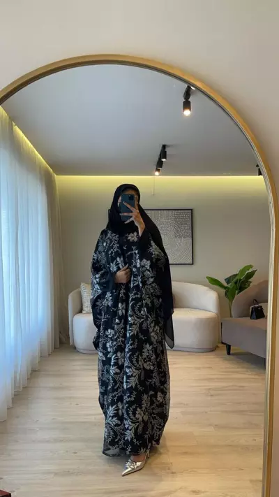 مودل عبايات جدة