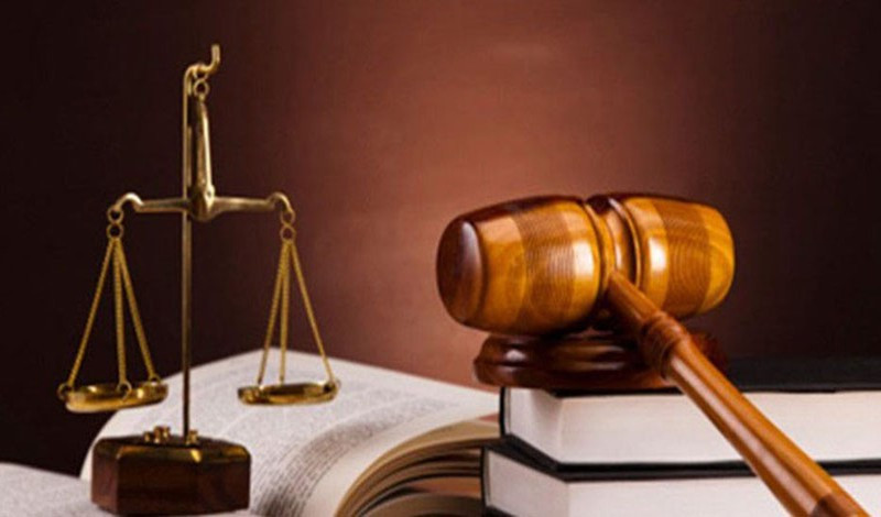 تقديم الاستشارات القانونية وصياغة العقود