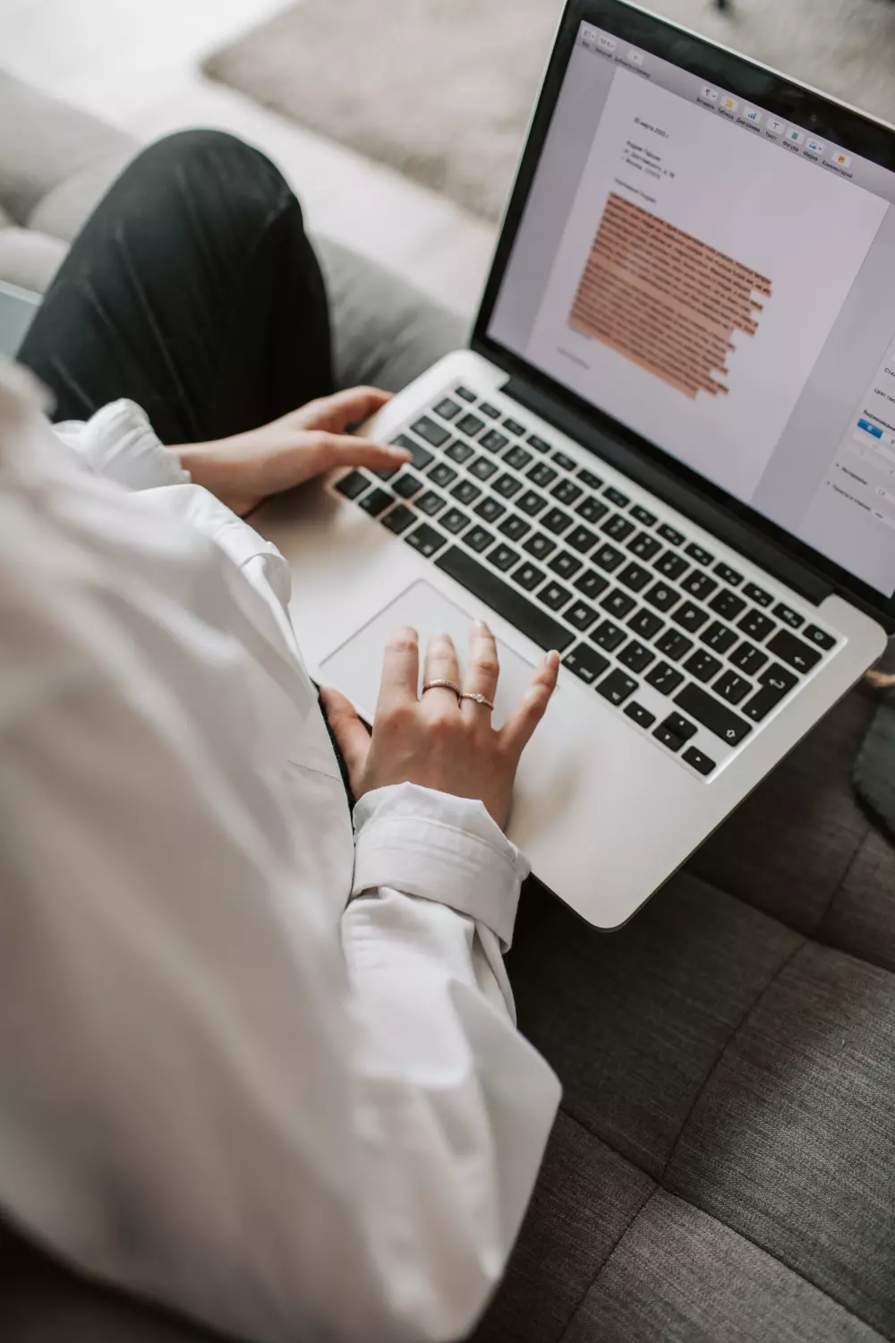 خدمات التحويل الاحترافية : تفريغ محتوى بأمانة ودقة