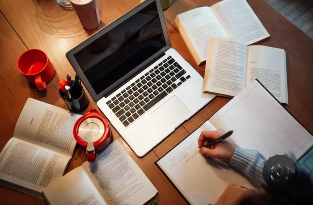 كتابة بحث علمي للتعليم الأساسي والجامعي