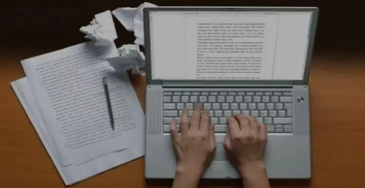 كتابة مقالات 1500كلمه باللغة العربية في اي مجال تريده