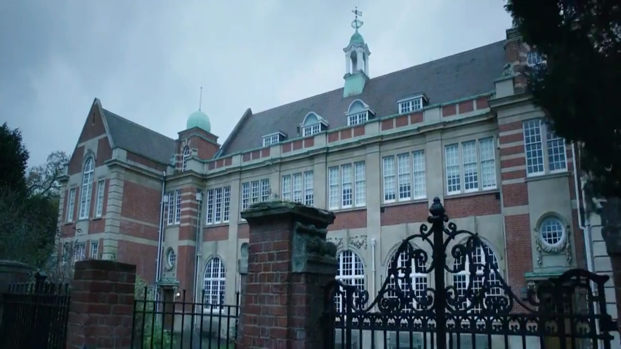 ترجمات صغيرة وقصيرة وإنشاء حسابات على gmail, outlook,hotmail.