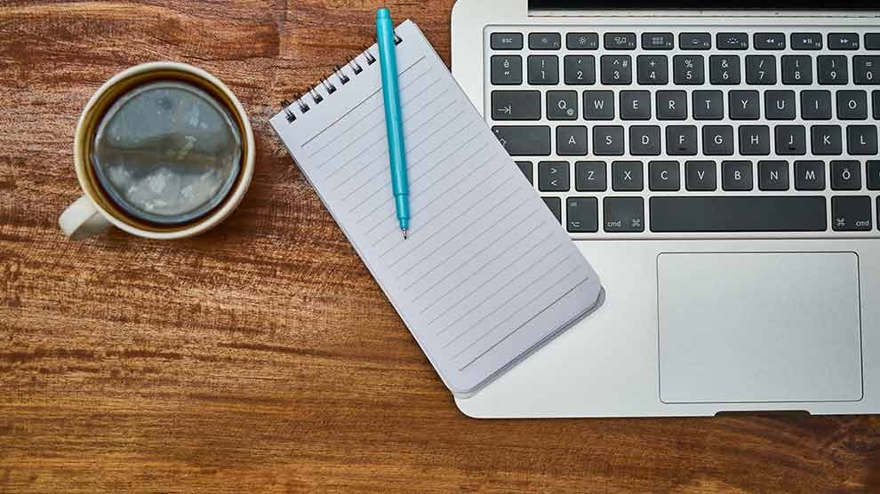 أستطيع أن أكتب مقالا باللغة العربية حاويا 1200 كلمة ومتوافقا مع معايير محركات البحث