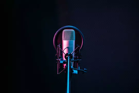 اقدم خدمات التعليق الصوتي.