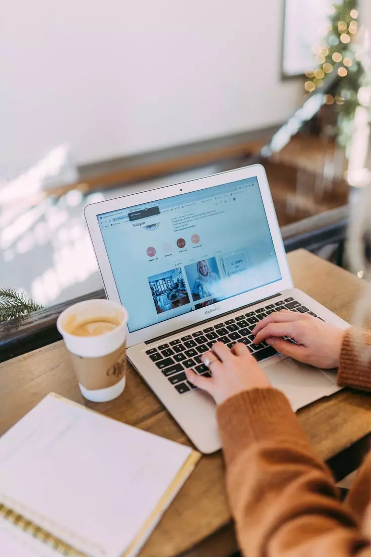 ترجمه وكتابة قصص قصيرة وكتابة علي الوورد والاكسيل