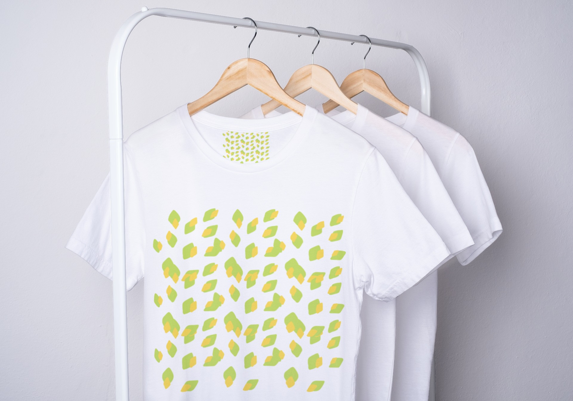 سأقوم بتصميم 2 تصاميم ل merch by amazon + الكلمات المفتاحية