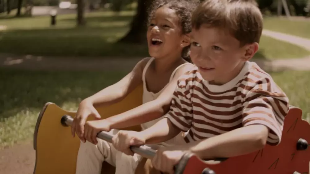 تصميم فيديو ابداعي بتقنية الويت بورد