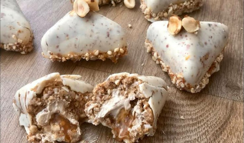 أقدم لك وصفات أطباق وحلويات جزائرية