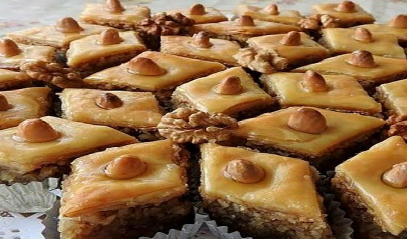 أقدم لك وصفات أطباق وحلويات جزائرية