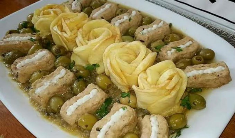 أقدم لك وصفات أطباق وحلويات جزائرية