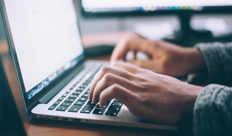 كتابة كافة أنواع المقالات(قصص - كتابة إعلانية وتسويقية - كتابة سيناريوهات- كتابة..... ) في أي مجال تريده .